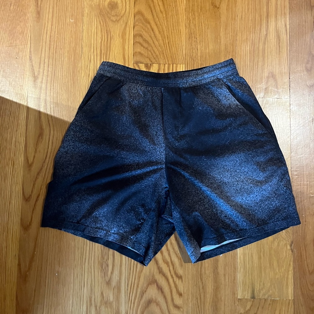 Lululemon pace breaker 7’ shorts (size small)